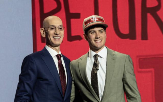 v站体育-火箭青春风暴！4年收获6大新星：探花加盟冲季后赛