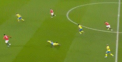 v体育-【英联杯】拉什福德2传 马夏尔破门 曼联2比0进决赛