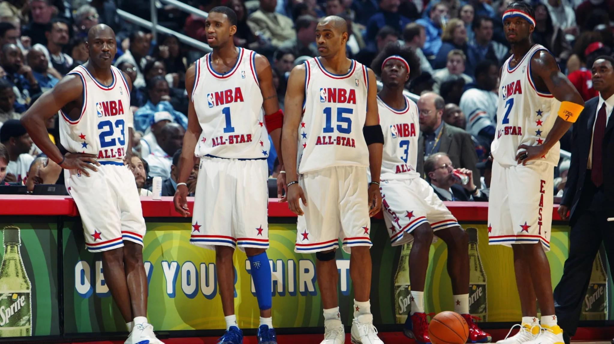 v体育-名记：詹姆斯无缘全明星首发堪比2003年乔丹，最终卡特给乔丹让了首发