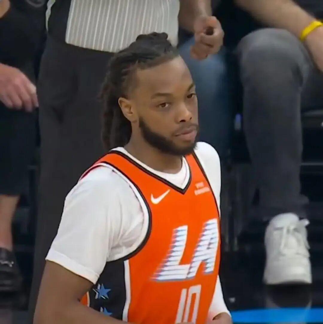 v站体育-3分钟4失误！哈登替身首秀闹麻了…