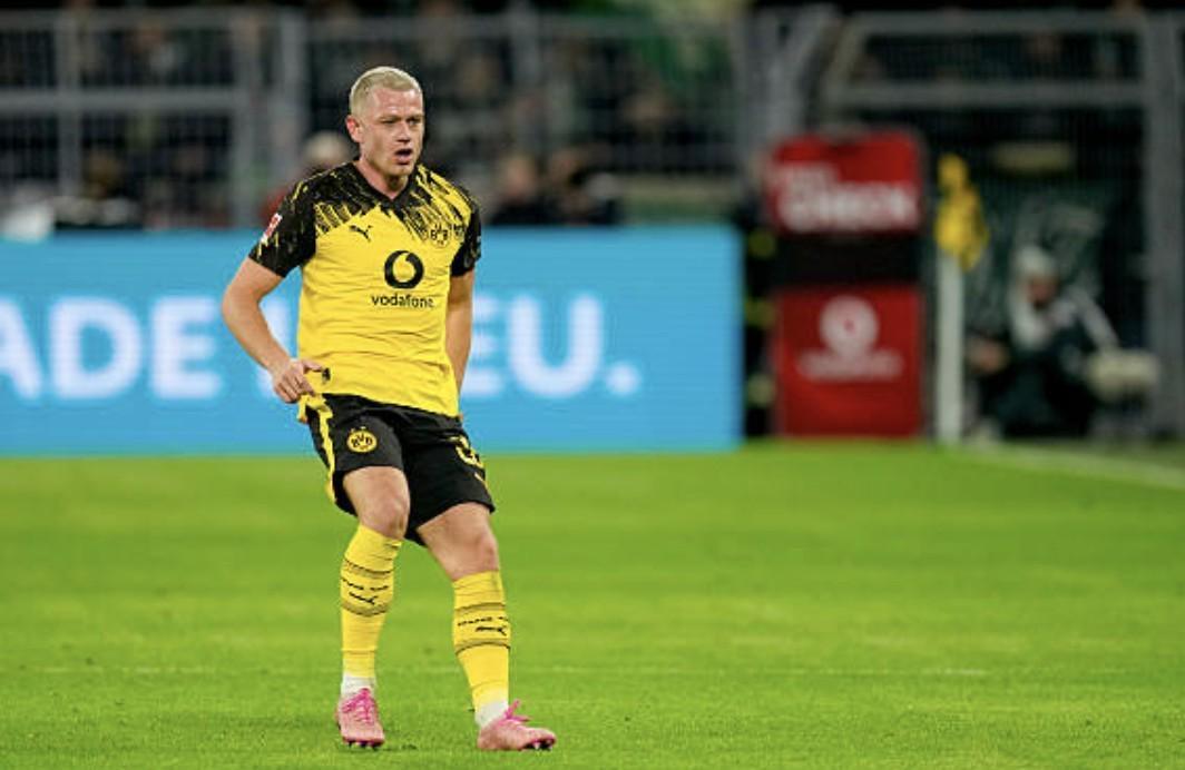 v站体育-图片报：多特想3000万欧卖瑞尔森，巴萨和曼联等队在关注他