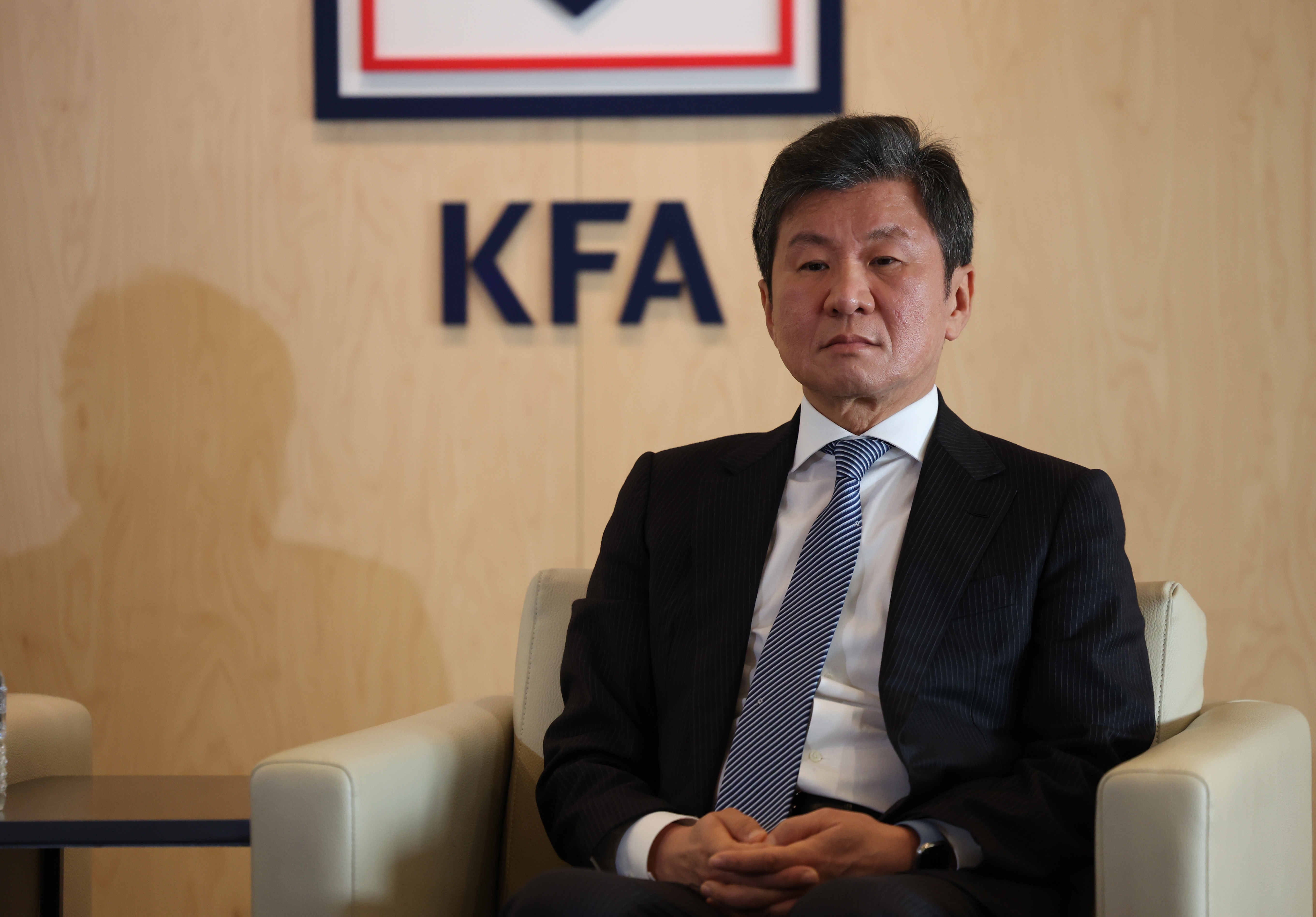 v站体育-韩媒：韩国文体部向韩国足协发信函，要求处分足协主席郑梦奎